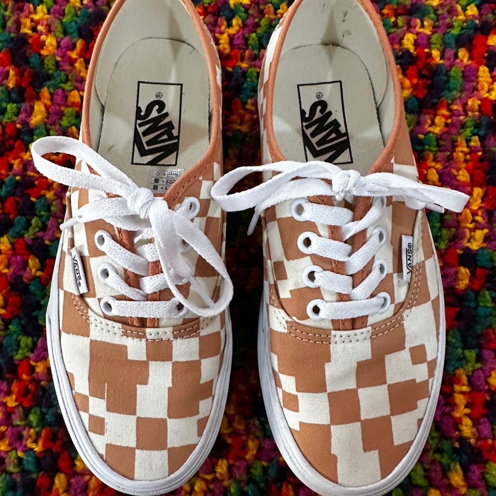 🥥Vans Stacked Platform Pixelated Checkered Tan and White Sneakers🥥